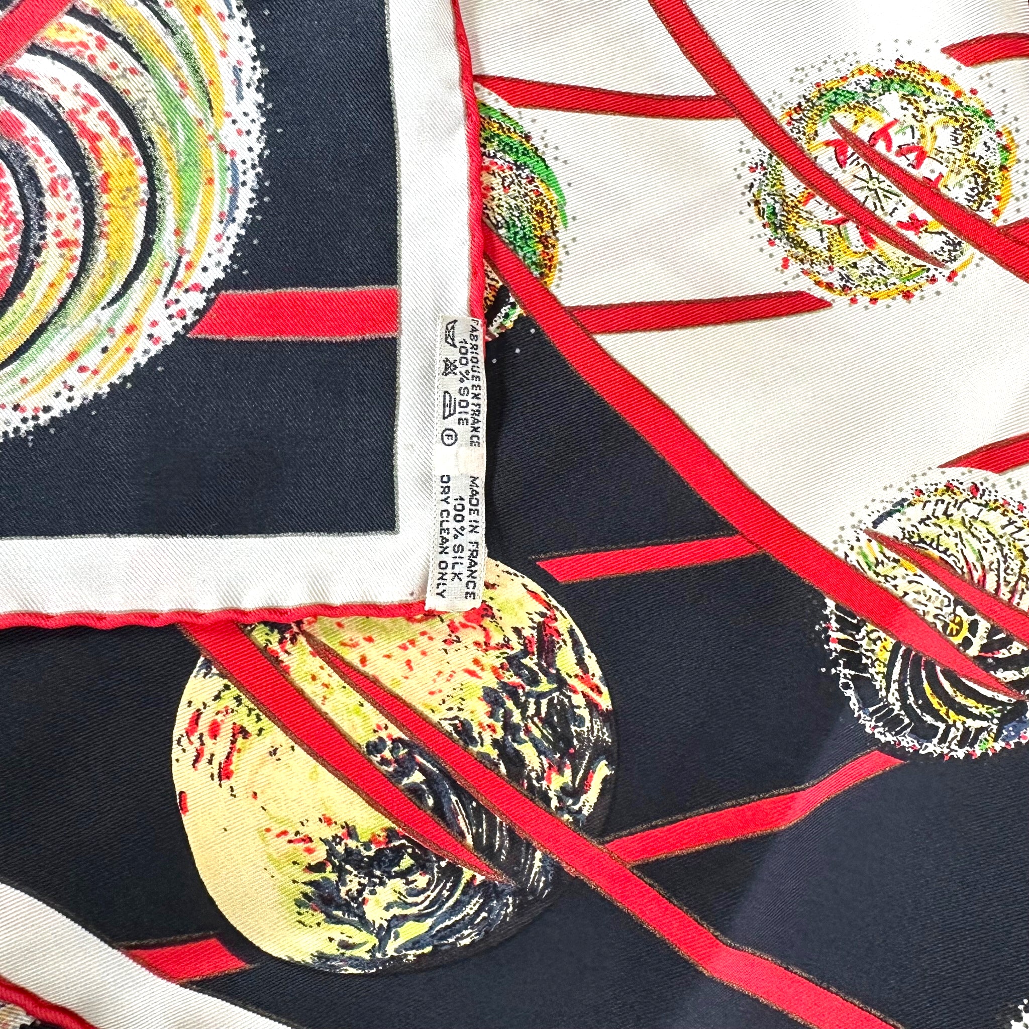 les-feux-de-l-espace-etiquette-de-composition-soie