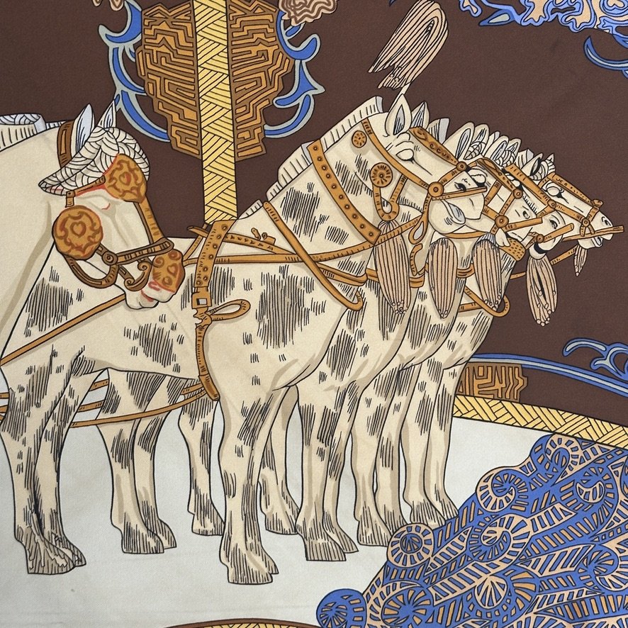 quatre chevaux alignes