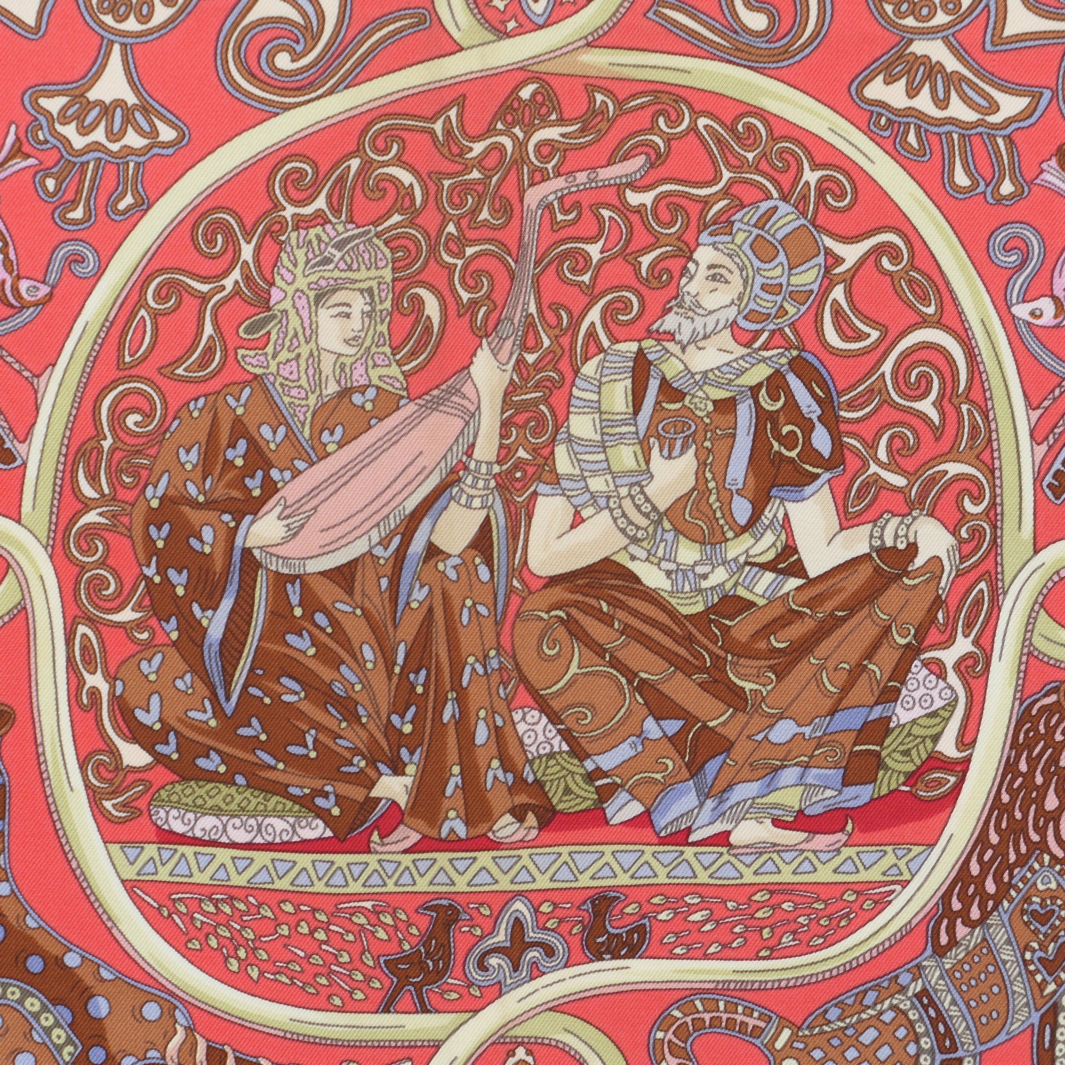 Gros plan sur la soie et les motifs du carré Hermès Annie Faivre