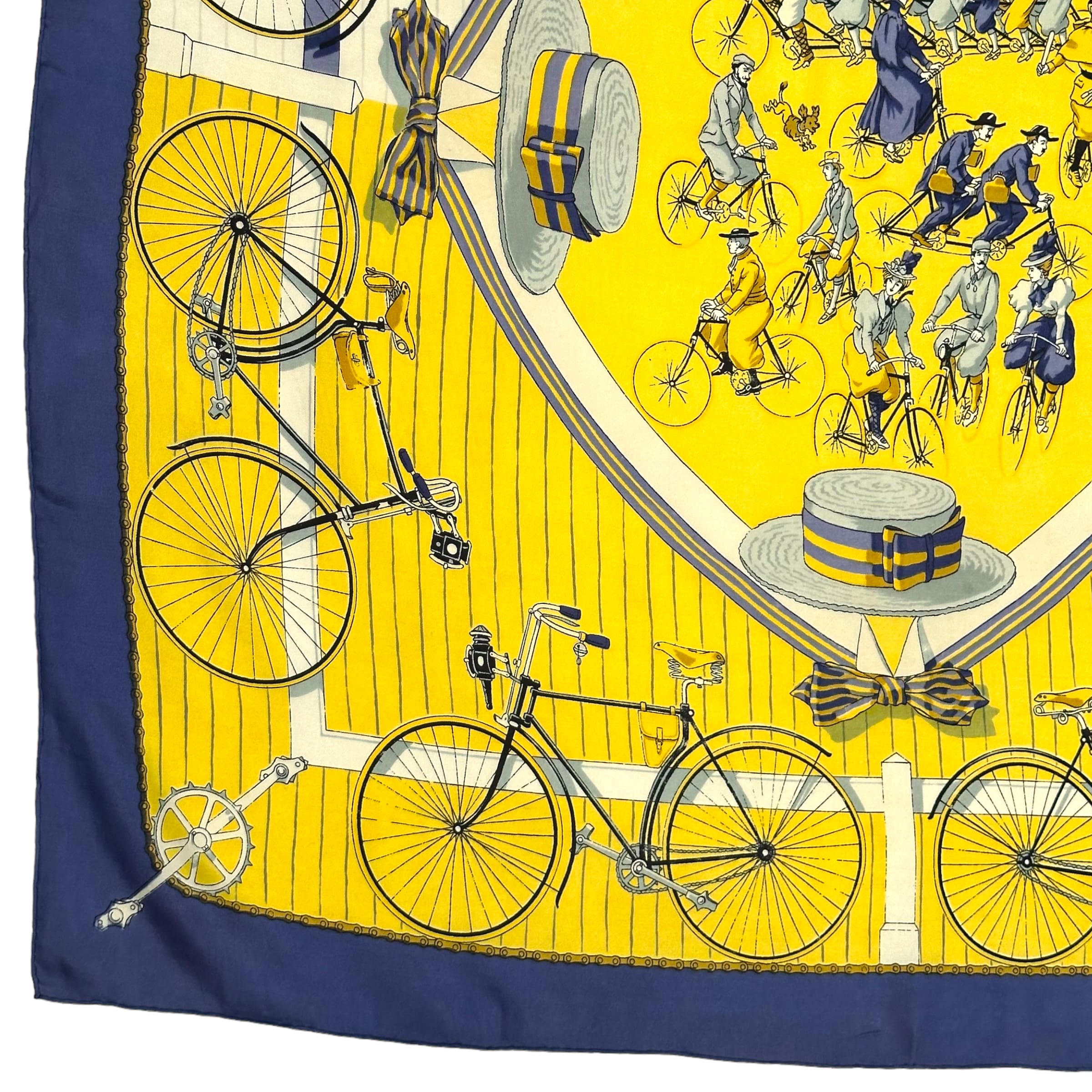 foulard-hermes-les-becanes-jaune-et-bleu-dessins-velos