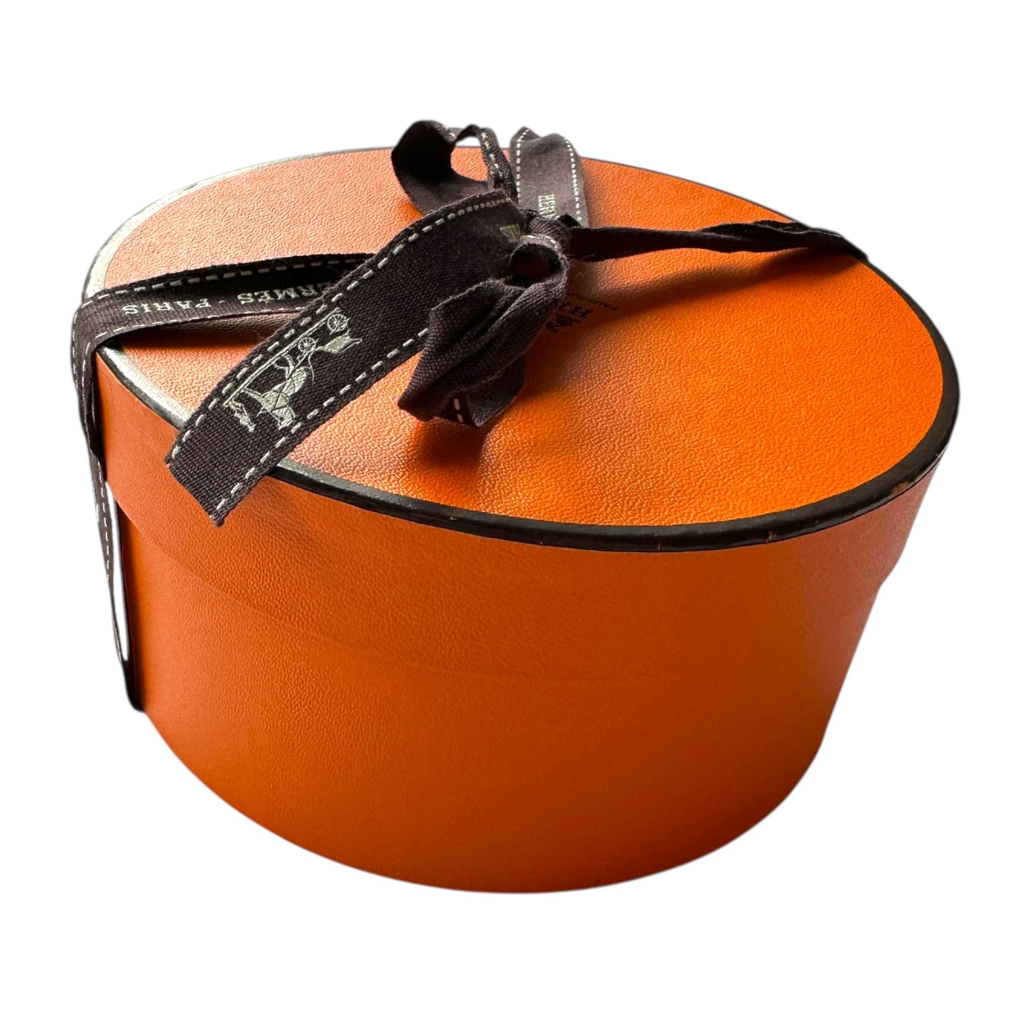 boite ronde orange Hermès pour foulard plissé Hermès état neuf
