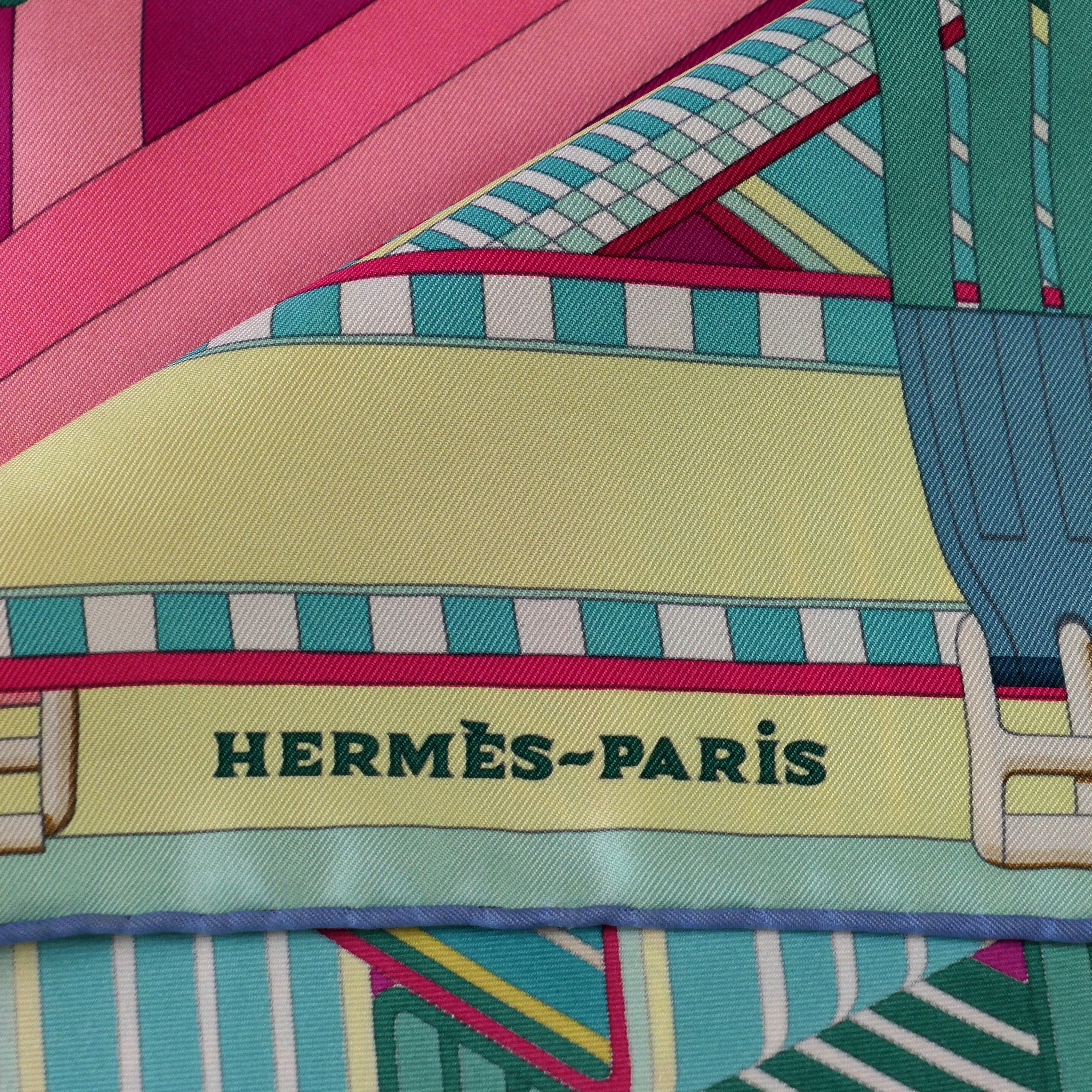 Carré Hermès Sangles en zigzag 90 cm soie, signature Hermès Paris