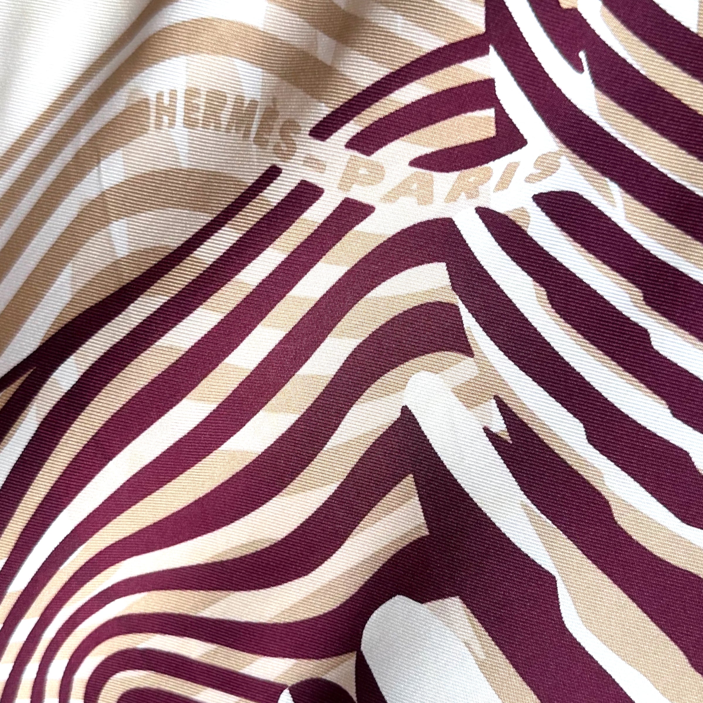 WAVES OF CHIC SQUARE HERMES 90 