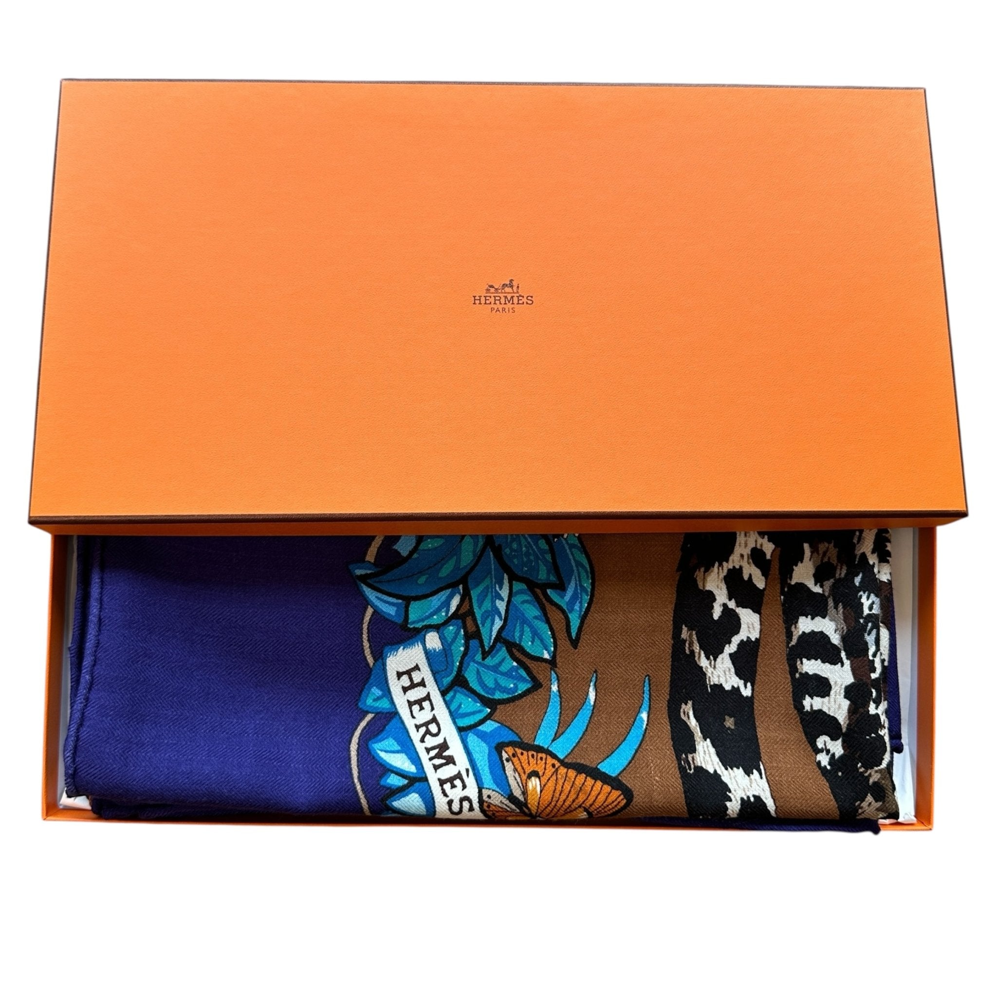 foulard Hermès en cachemire Jugle Love dans sa boite Hermès